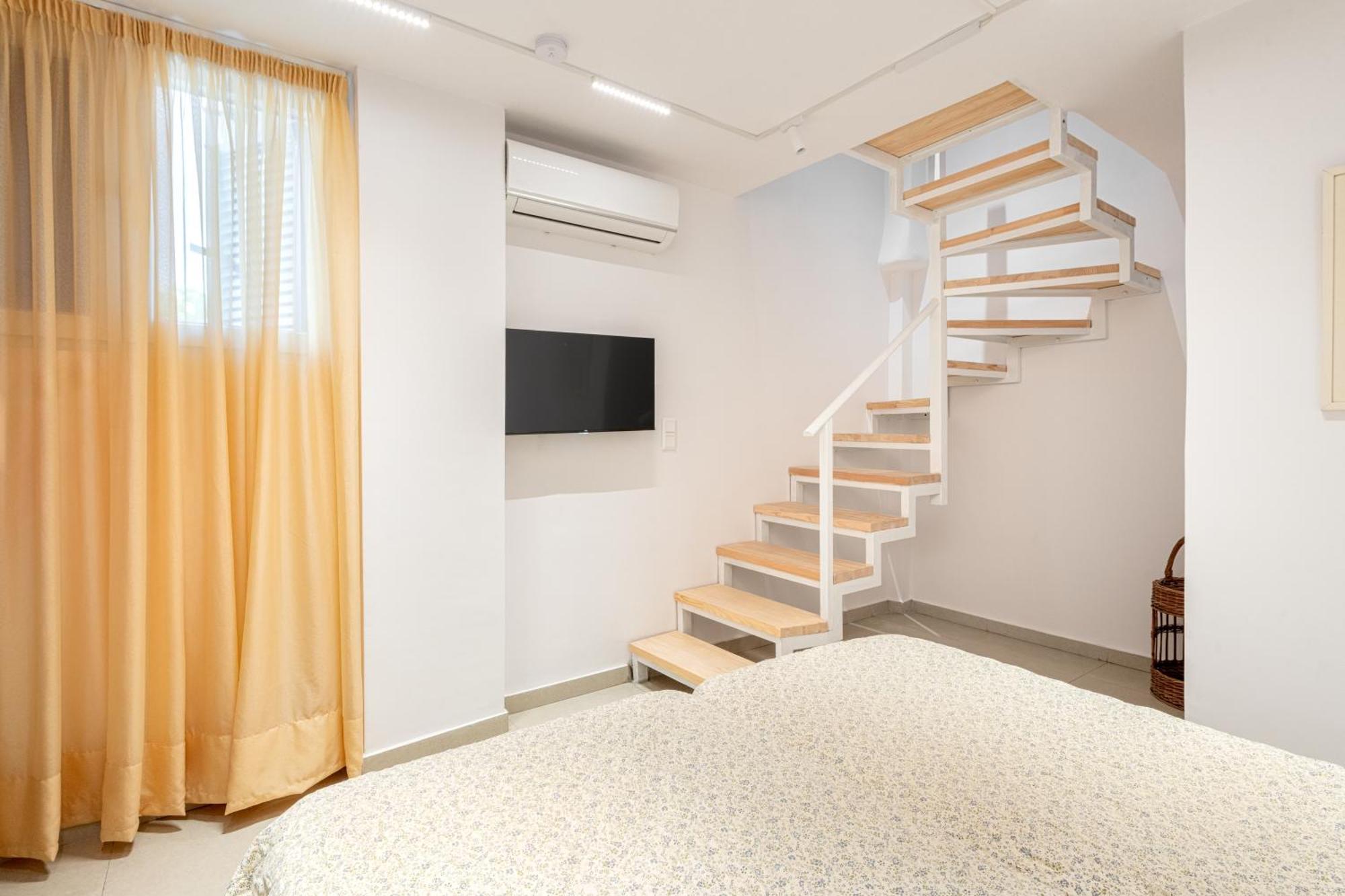 Blue & White Velvet 20M From The Beach Danilia エクステリア 写真
